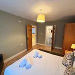 The Colony Townhouse * Dingle