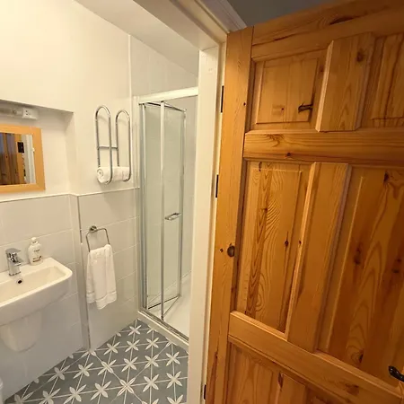 The Colony Townhouse * ディングル