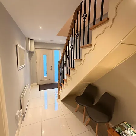 The Colony Townhouse * ディングル